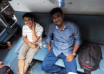Spolucestující v indickém vlaku