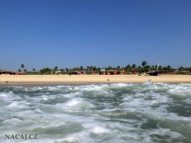 Moře a pláž v Calangute Goa, Indie